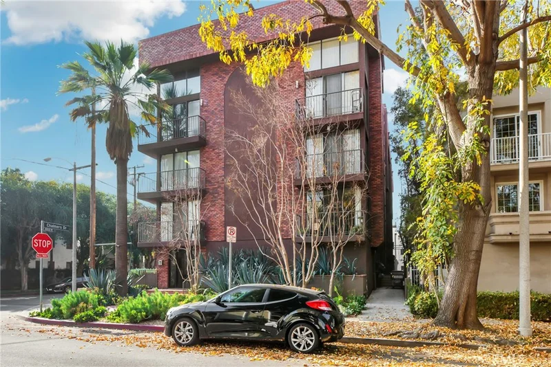 869 Wooster #307, Los Angeles, CA 90035