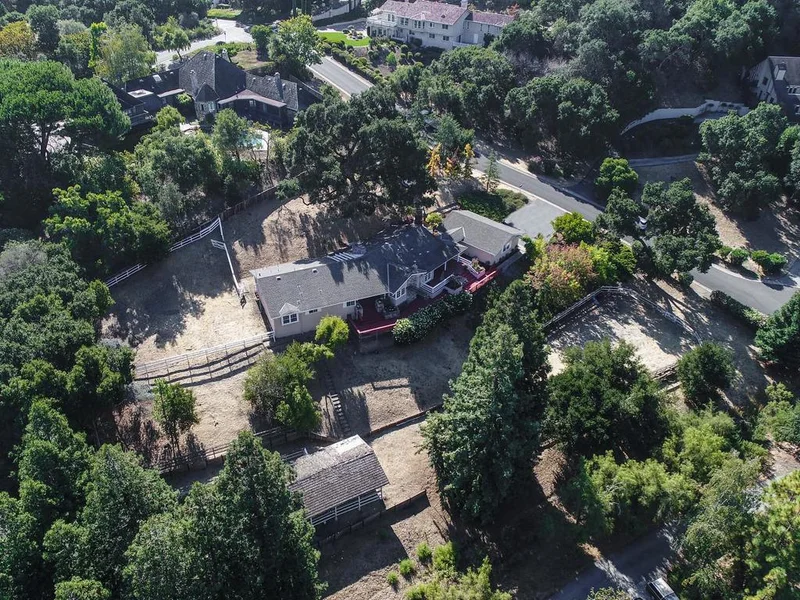 11623 Dawson, Los Altos Hills, CA 94024
