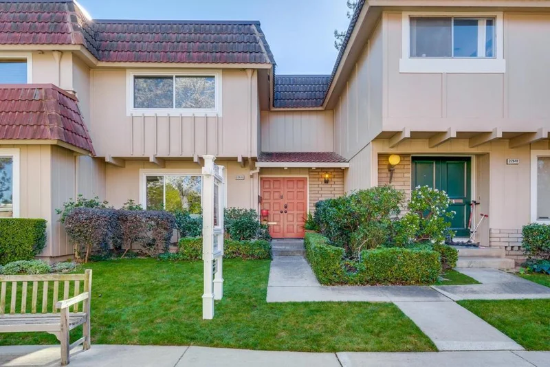 22633 Queens Oak, Cupertino, CA 95014