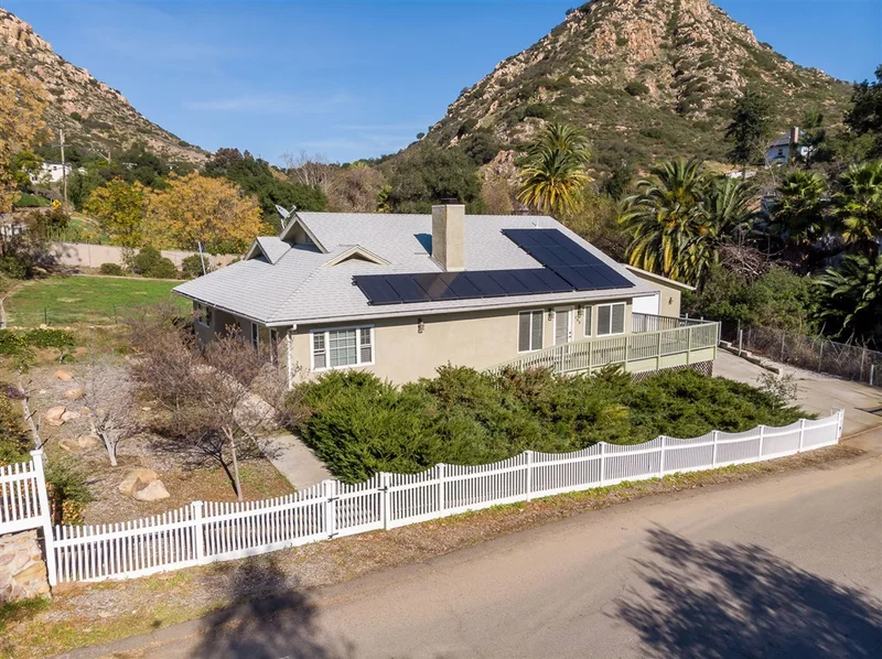 105 E. Noakes Street, El Cajon, CA 92019