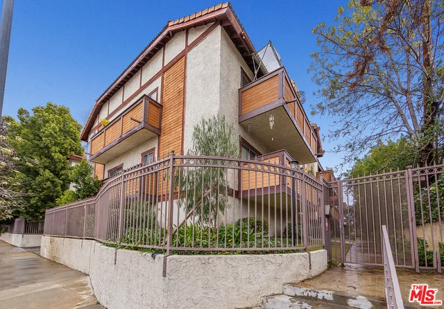 5534 Sylmar #4, Sherman Oaks, CA 91401