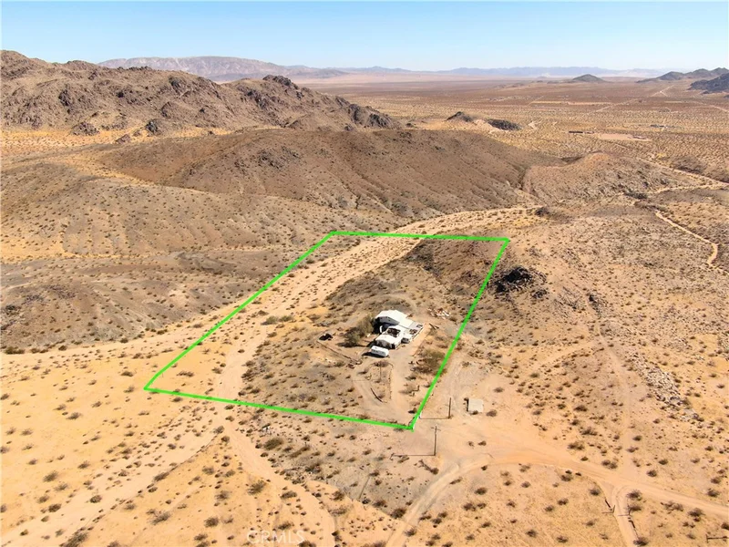 5229 Dusty Mile, Landers, CA 92285