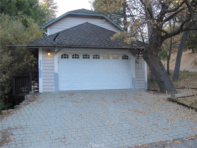 563 Brentwood, Lake Arrowhead, CA 92352