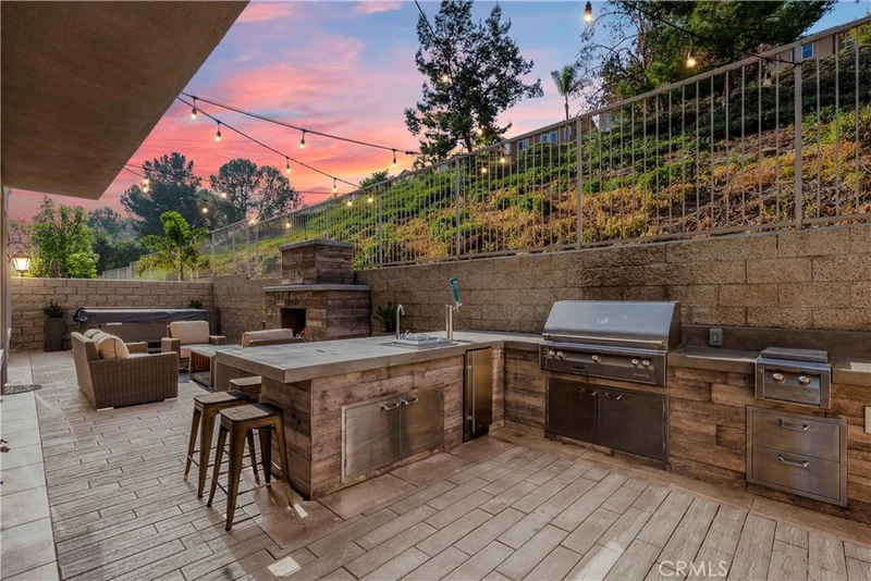 1 Lyon, Aliso Viejo, CA 92656