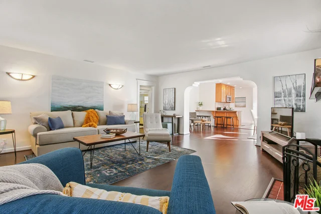4136 2nd, Los Angeles, CA 90008