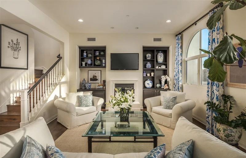 553 Stratford Court, Del Mar, CA 92014