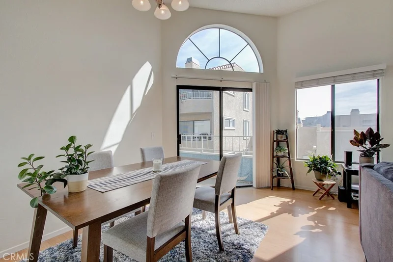 550 Orange #306, Long Beach, CA 90802