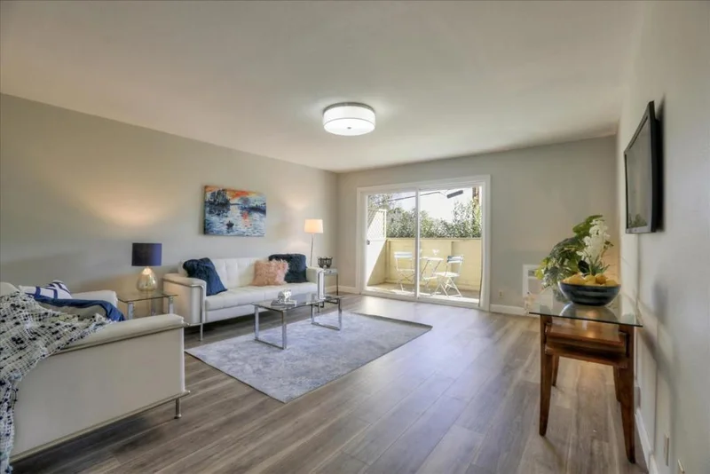 1033 Crestview Drive 110, Mountain View, CA 94040