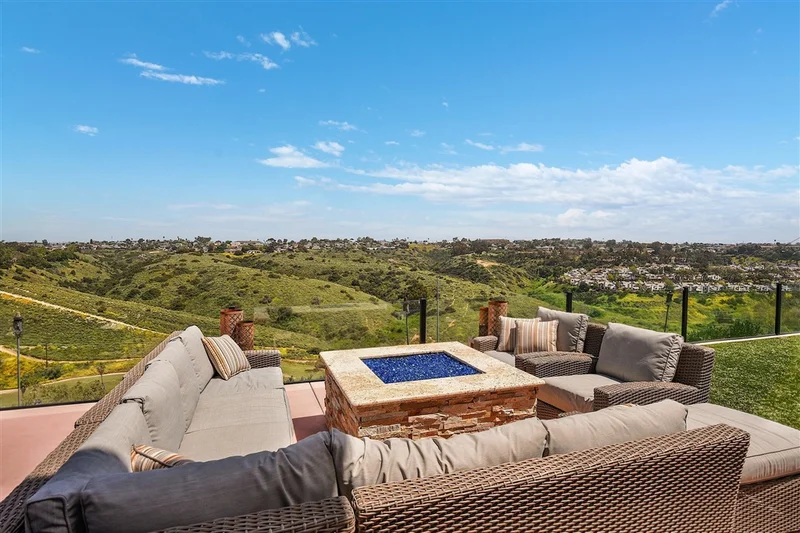 2301 Cowley Way, San Diego, CA 92110