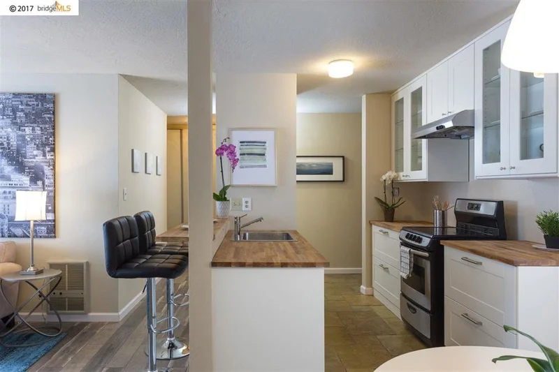 424 Orange St #209, Oakland, CA 94610