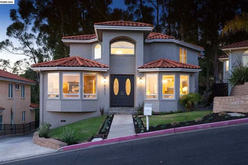 4272 Terrabella Way, Oakland, CA 94619-3167