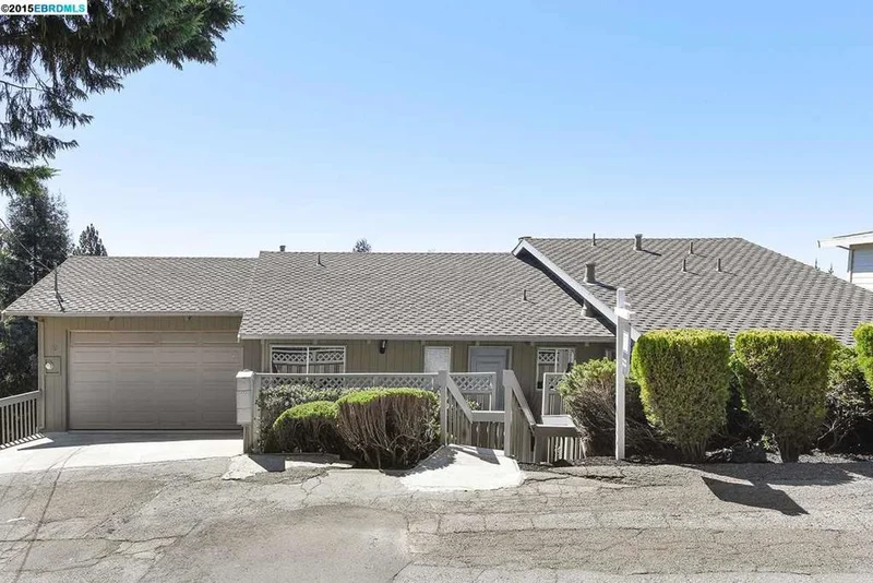 10 Villanova Dr, Oakland, CA 94611
