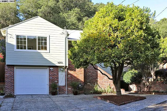4293 Whittle Ave, Oakland, CA 94602-2552