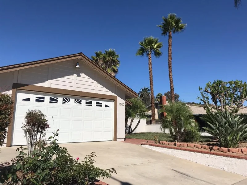 1050 Nightingale Pl, Escondido, CA 92027