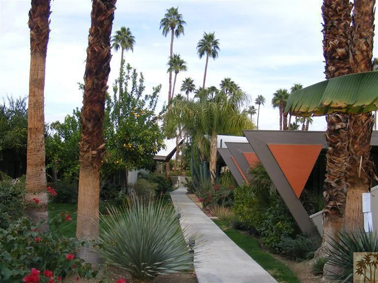295 Twin Palms, Palm Springs, CA 92264