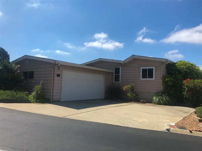 614 Via Del Mar, Vista, CA 92081
