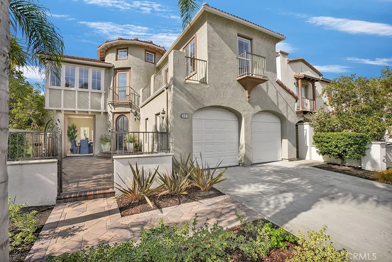 301 Manila, Long Beach, CA 90814