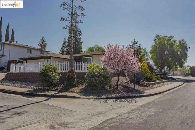 900 Coyote Ct, Antioch, CA 94509