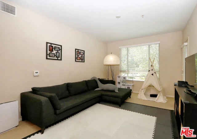 100 Alameda #270, Los Angeles, CA 90012