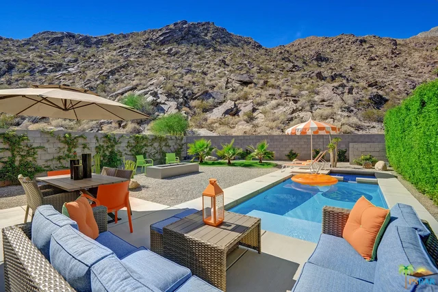 1009 Iris Lane, Palm Springs, CA 92264