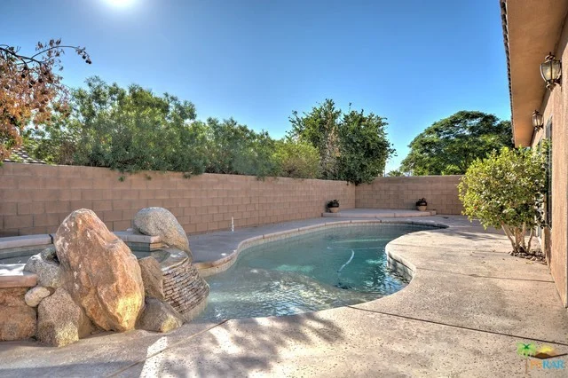 43280 Texas, Palm Desert, CA 92211