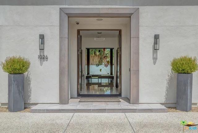 1026 Bella Vista, Palm Springs, CA 92264