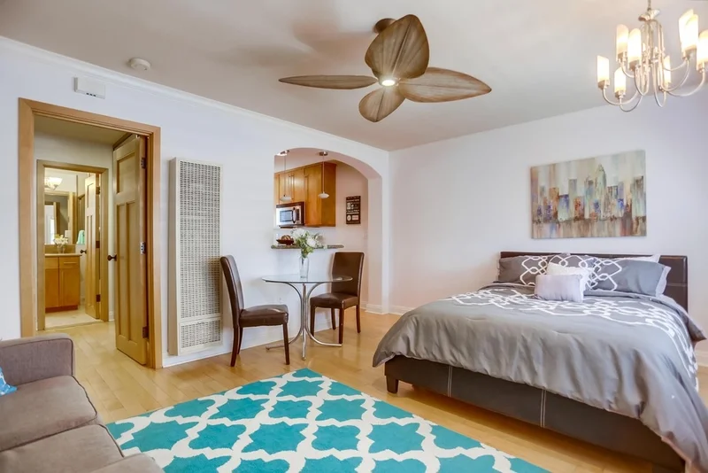 1049 Felspar #31, San Diego, CA 92109