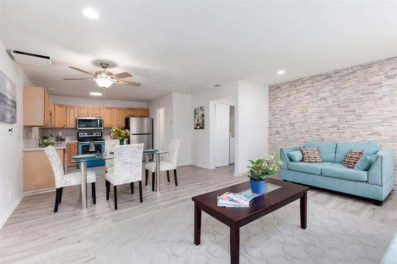 429 Autumn Dr. #14, San Marcos, CA 92069