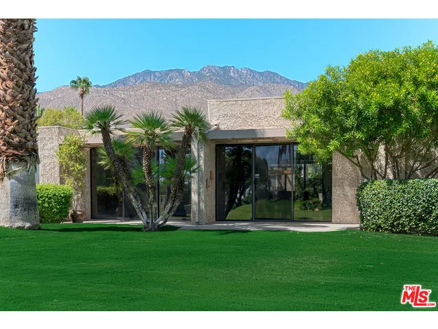 846 Calle De Flora, Palm Springs, CA 92262