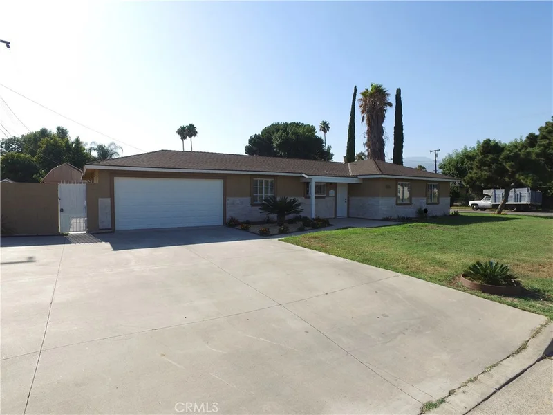 5467 Edenfield, Azusa, CA 91702