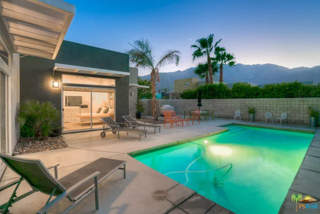 124 San Carlos, Palm Springs, CA 92262