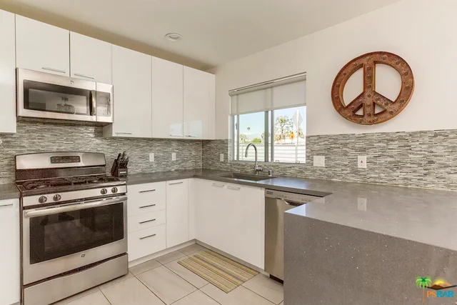 4237 Sunny Dunes, Palm Springs, CA 92264