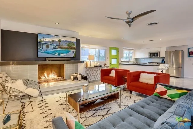 1042 Tachevah, Palm Springs, CA 92262