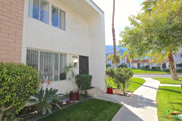 2252 Indian Canyon #J, Palm Springs, CA 92262