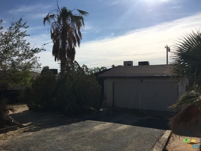 5585 Chia, 29 Palms, CA 92277