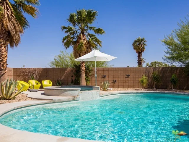 2724 Alexander Club, Palm Springs, CA 92262