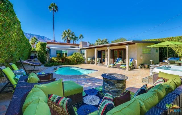 554 Calle Rolph, Palm Springs, CA 92262