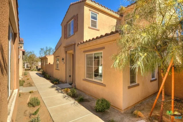 422 Via De La Paz, Palm Desert, CA 92211