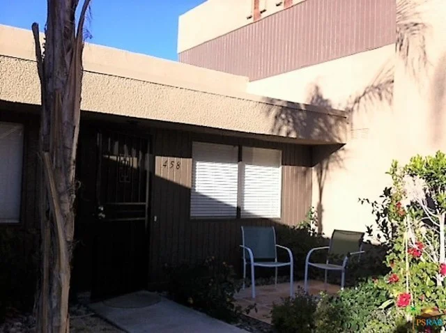 458 Bradshaw #17, Palm Springs, CA 92262