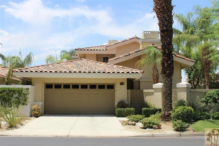 231 Arrowhead Dr., Palm Desert, CA 92211
