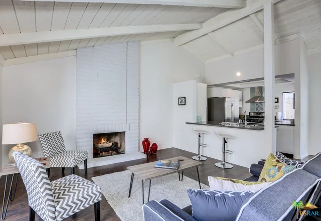 2245 Gene Autry #C, Palm Springs, CA 92264