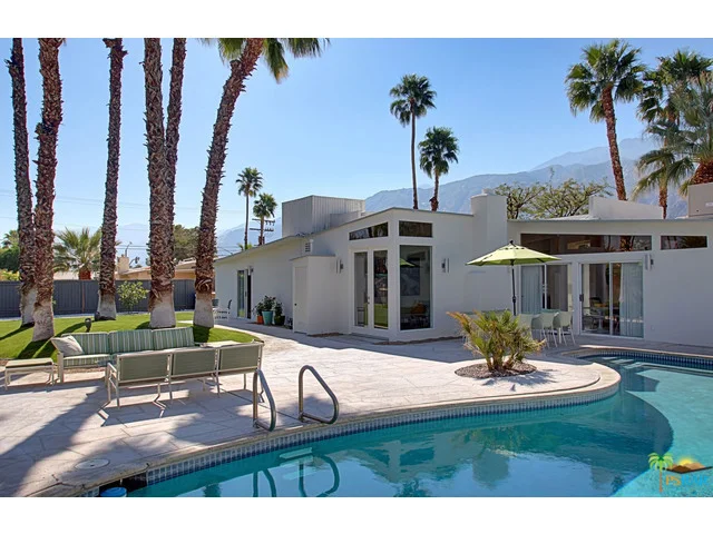 2552 Avenida Caballeros, Palm Springs, CA 92262