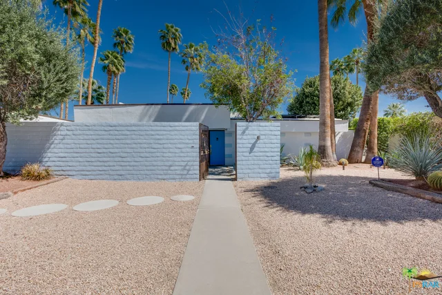 1874 Caliente, Palm Springs, CA 92264