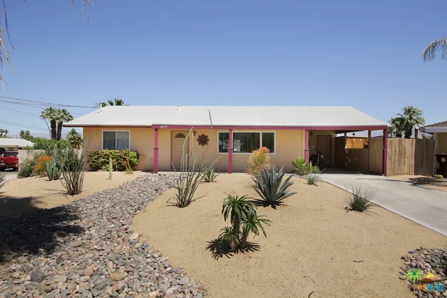 42930 Connecticut, Palm Desert, CA 92211