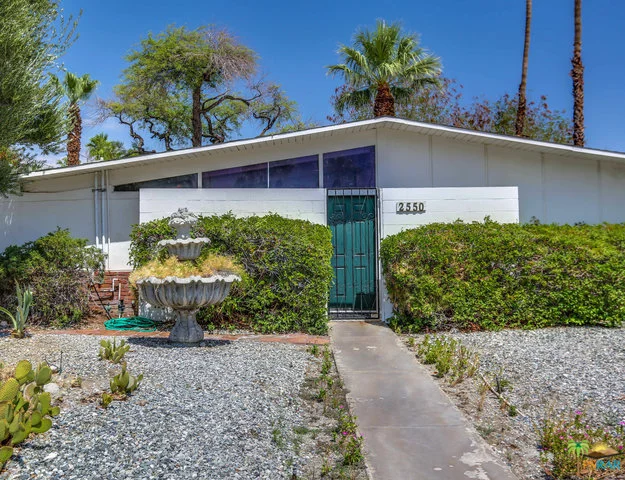 2550 Kitty Hawk, Palm Springs, CA 92262