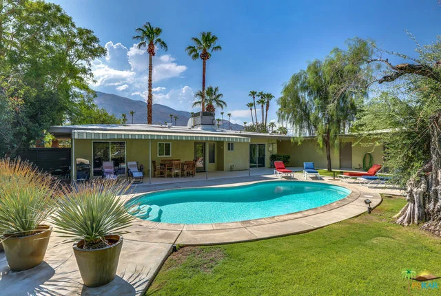 1140 Calle Marcus, Palm Springs, CA 92264