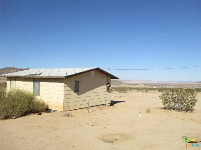 55354 El Lobo, Landers, CA 92285