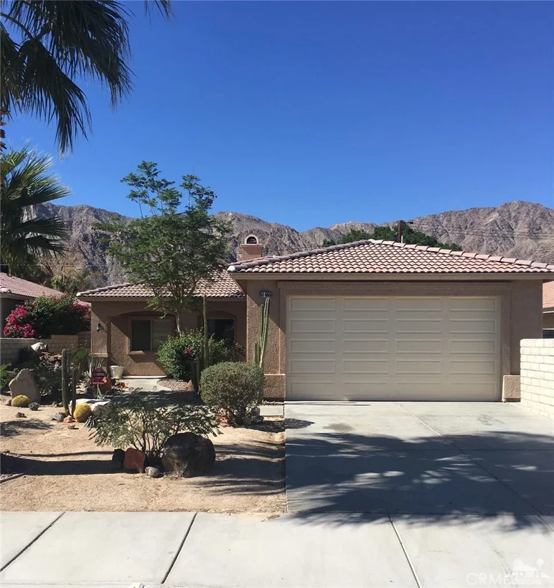 51665 Eisenhower, La Quinta, CA 92253