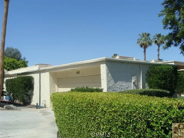 186 La Verne, Palm Springs, CA 92264
