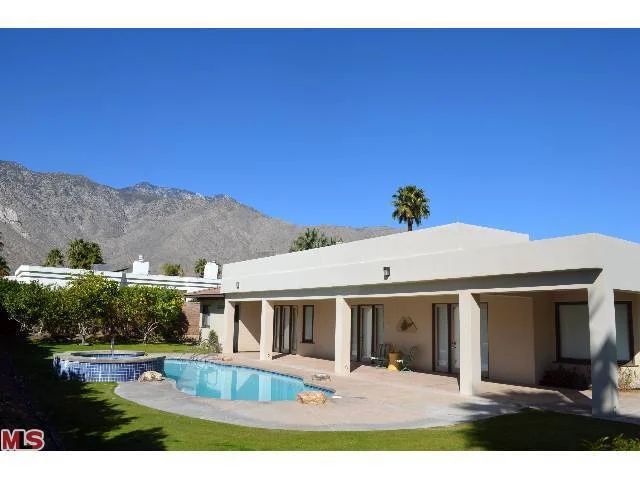 1037 Andreas Palms, Palm Springs, CA 92264